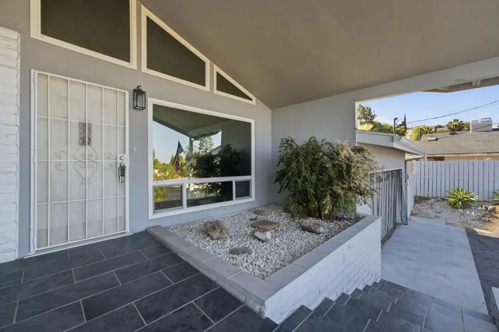 9332 Golondrina La Mesa, CA 91941