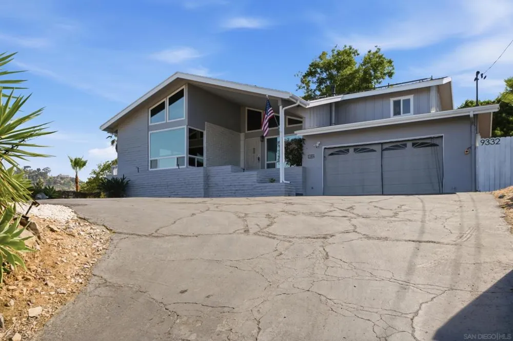 9332 Golondrina La Mesa, CA 91941
