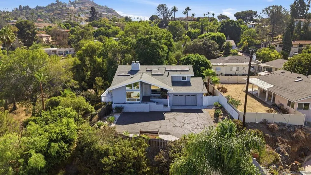 9332 Golondrina La Mesa, CA 91941