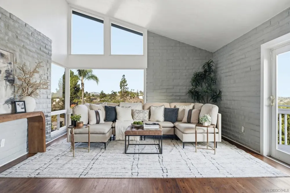 9332 Golondrina La Mesa, CA 91941