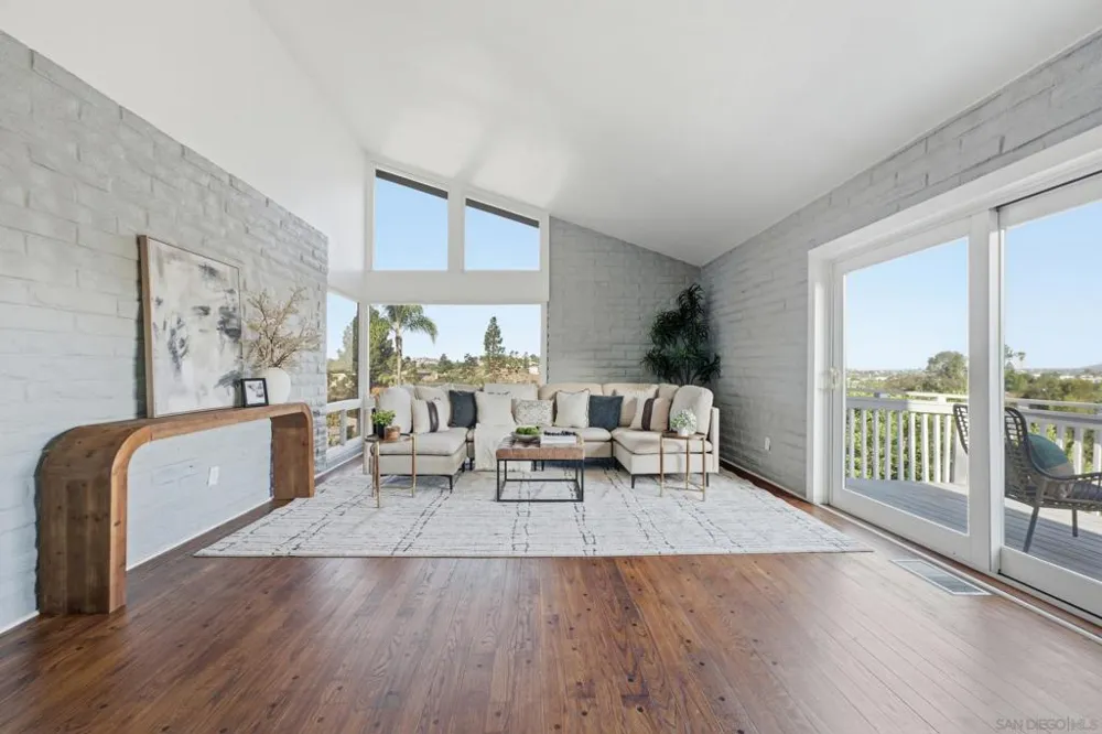 9332 Golondrina La Mesa, CA 91941