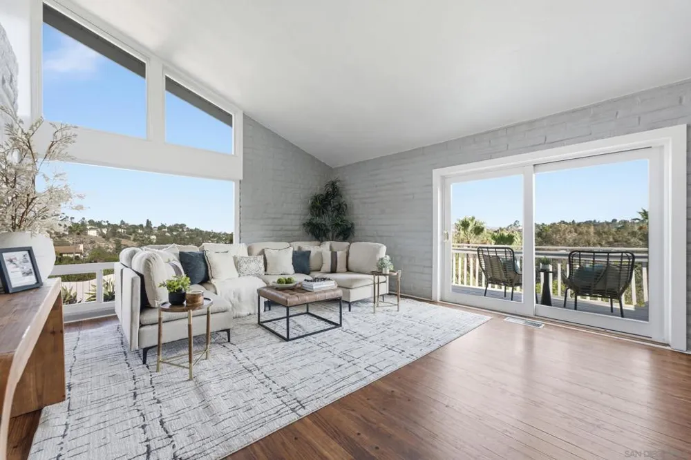 9332 Golondrina La Mesa, CA 91941