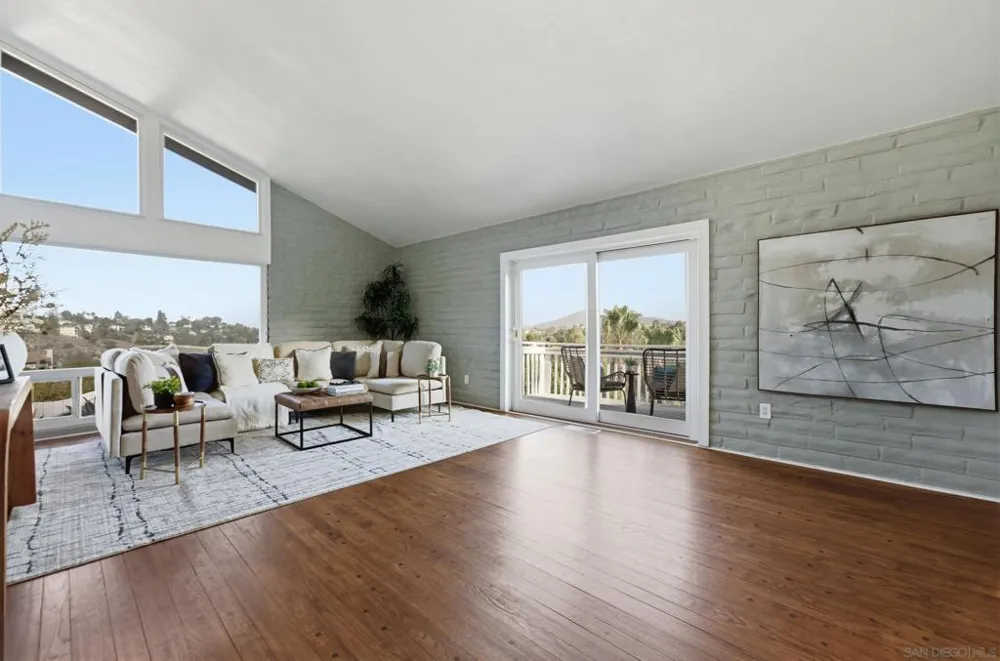 9332 Golondrina La Mesa, CA 91941