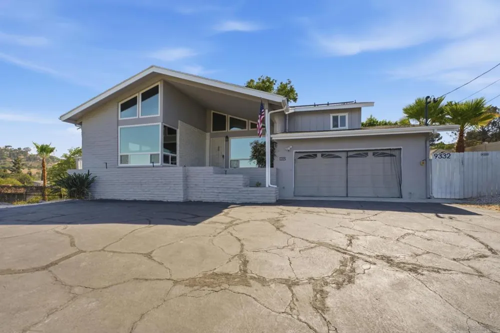 9332 Golondrina La Mesa, CA 91941