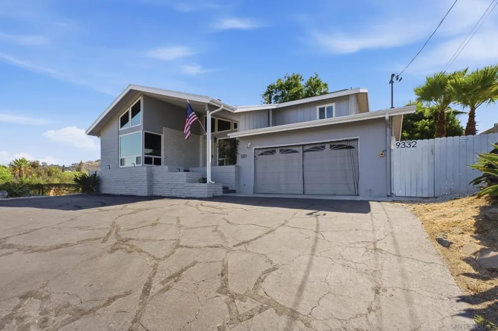 9332 Golondrina La Mesa, CA 91941