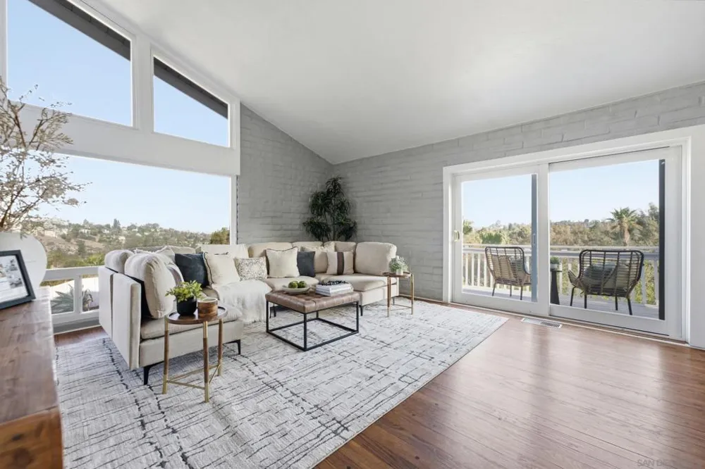 9332 Golondrina La Mesa, CA 91941