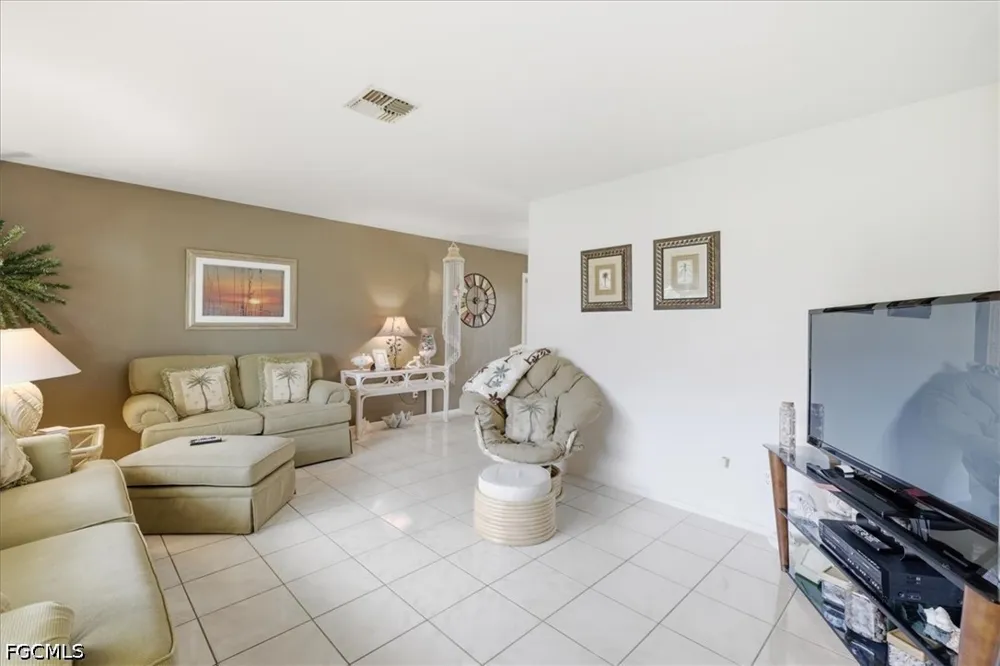 SE 2nd Avenue Cape Coral, FL 33904