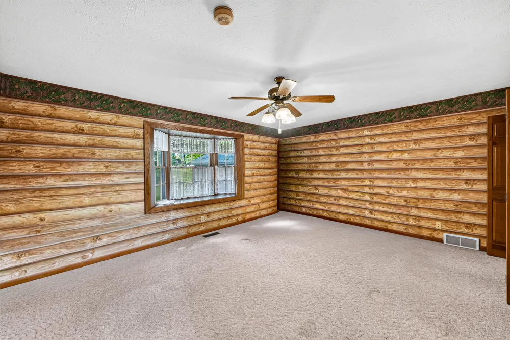 61519 Neaman Road Constantine, MI 49042