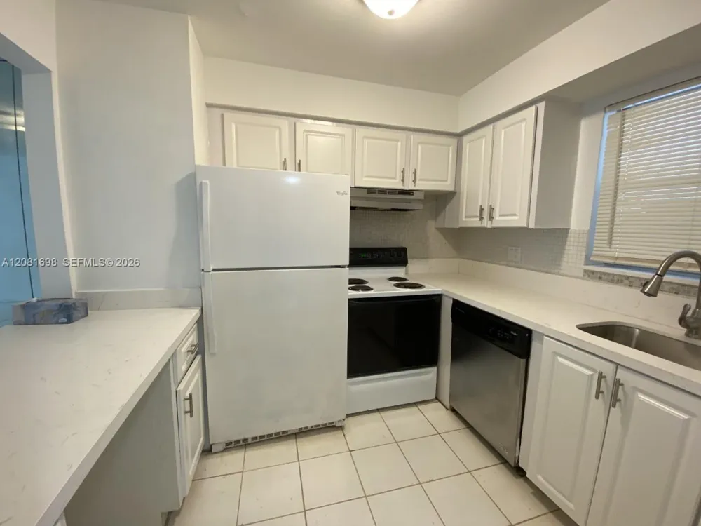 6505 Winfield Blvd #B-25 Margate, FL 33063