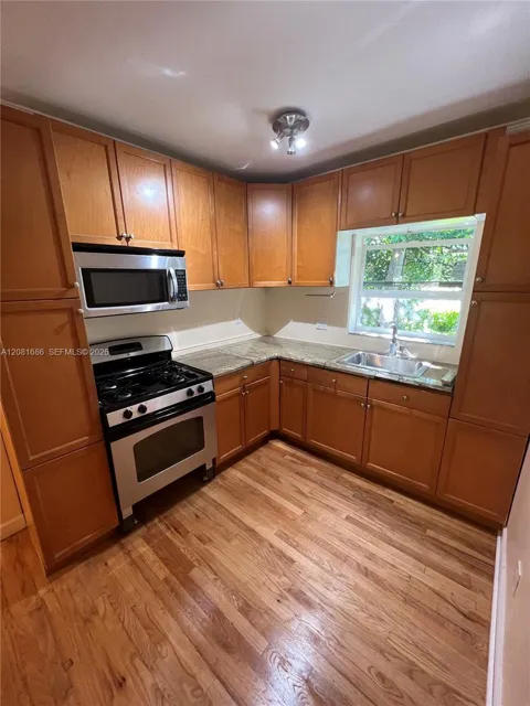 115 NE 14th Ave #3