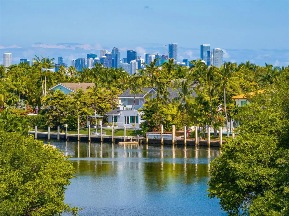 6944 Sunrise Ter Coral Gables, FL 33133