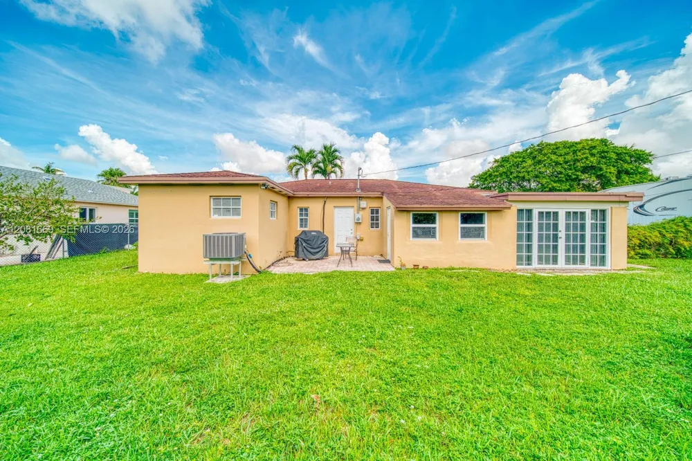 3435 SW 73rd Ave Rd Miami, FL 33155