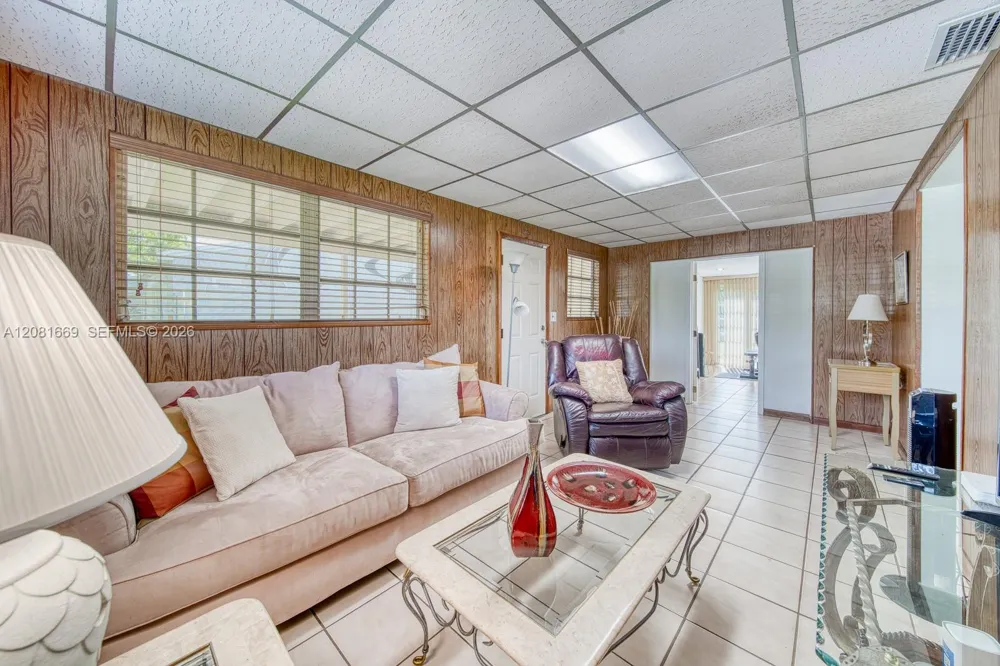 3435 SW 73rd Ave Rd Miami, FL 33155