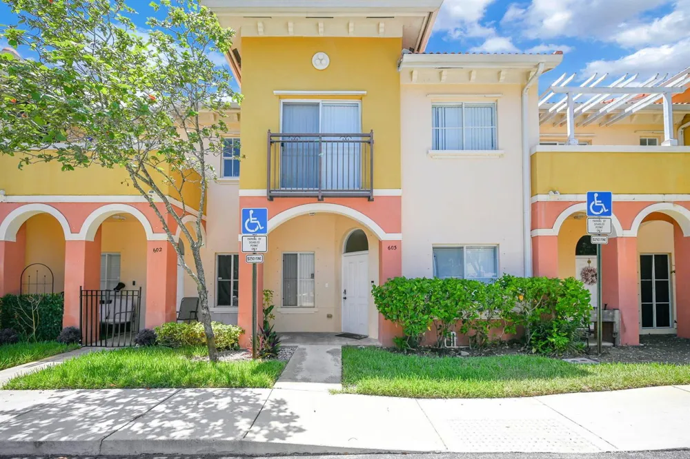 603 W SANTA CATALINA CIRCLE #603 North Lauderdale, FL 33068