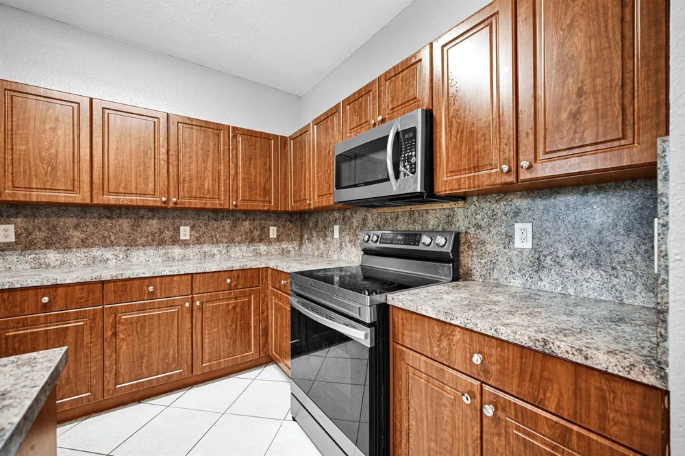 603 W SANTA CATALINA CIRCLE #603 North Lauderdale, FL 33068
