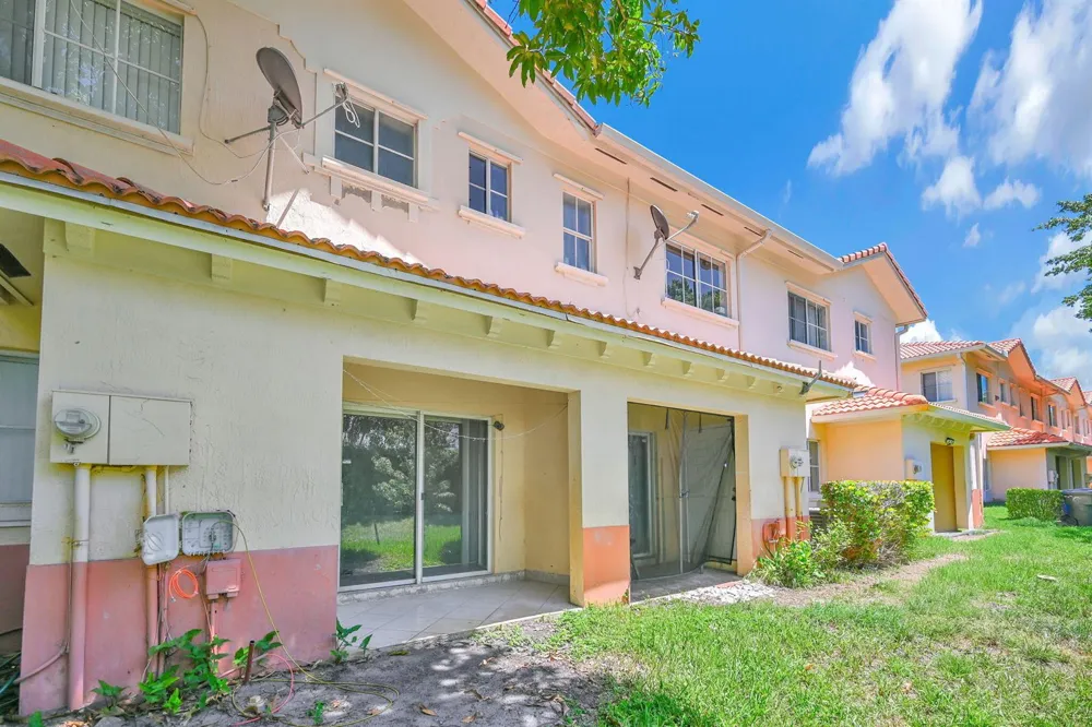 603 W SANTA CATALINA CIRCLE #603 North Lauderdale, FL 33068