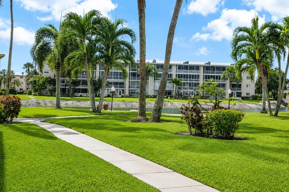 2616 GARDEN DRIVE #111 Lake Worth, FL 33461