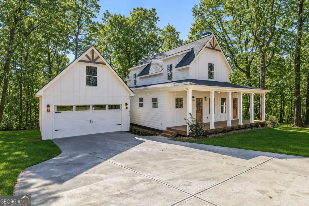 954 The Orchard RD Clarkesville, GA 30523