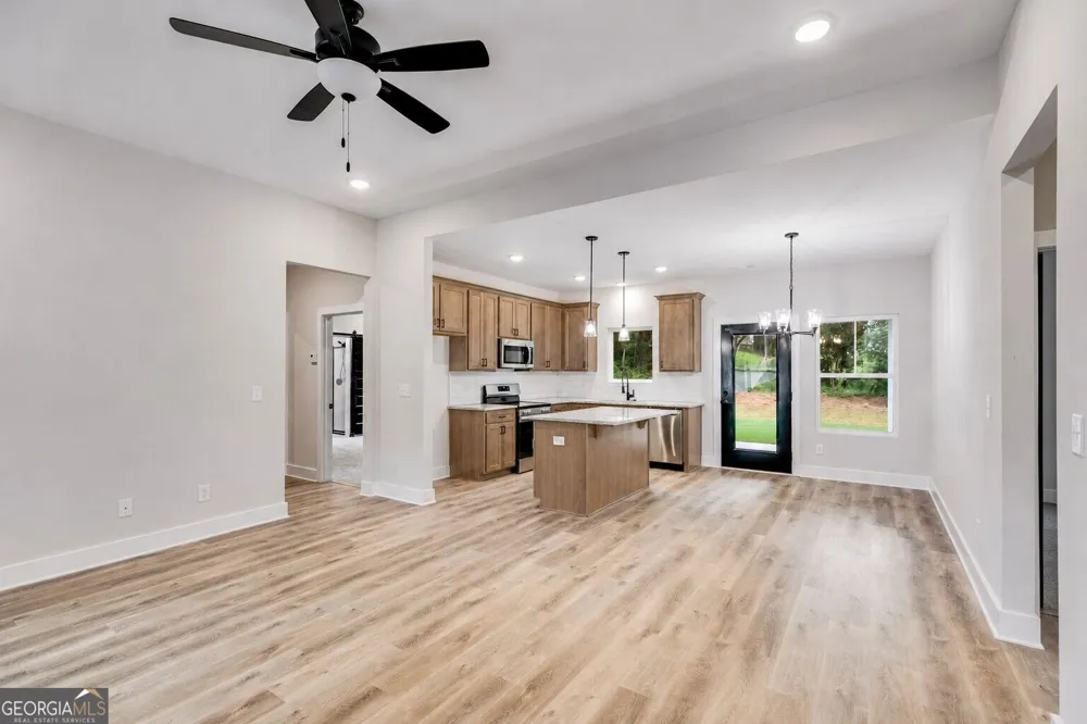 310 Colonial DR Carrollton, GA 30117