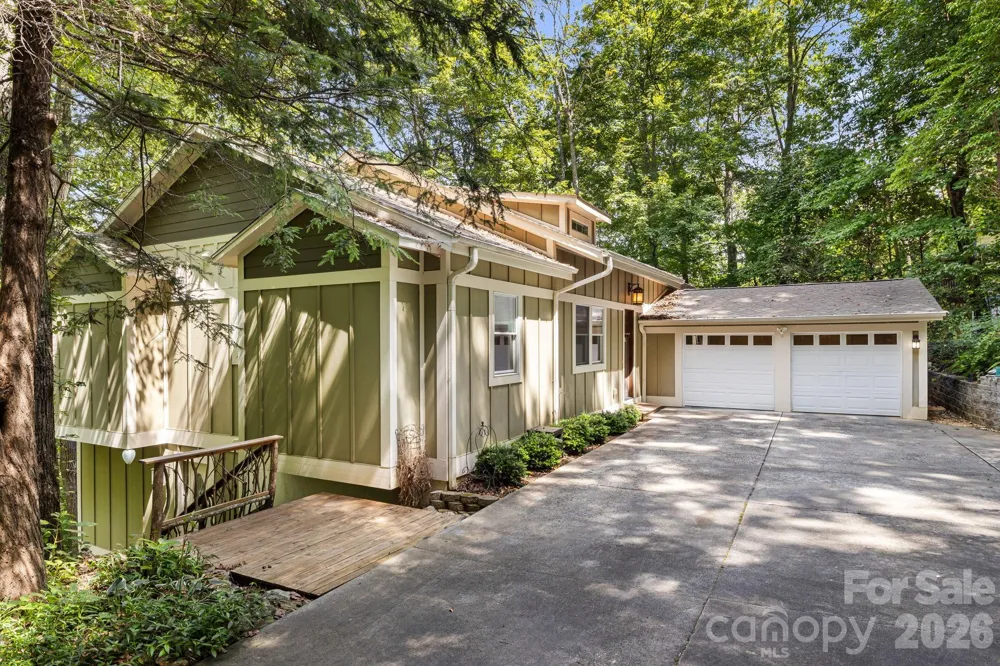 22 Wild Violet Lane Arden, NC 28704