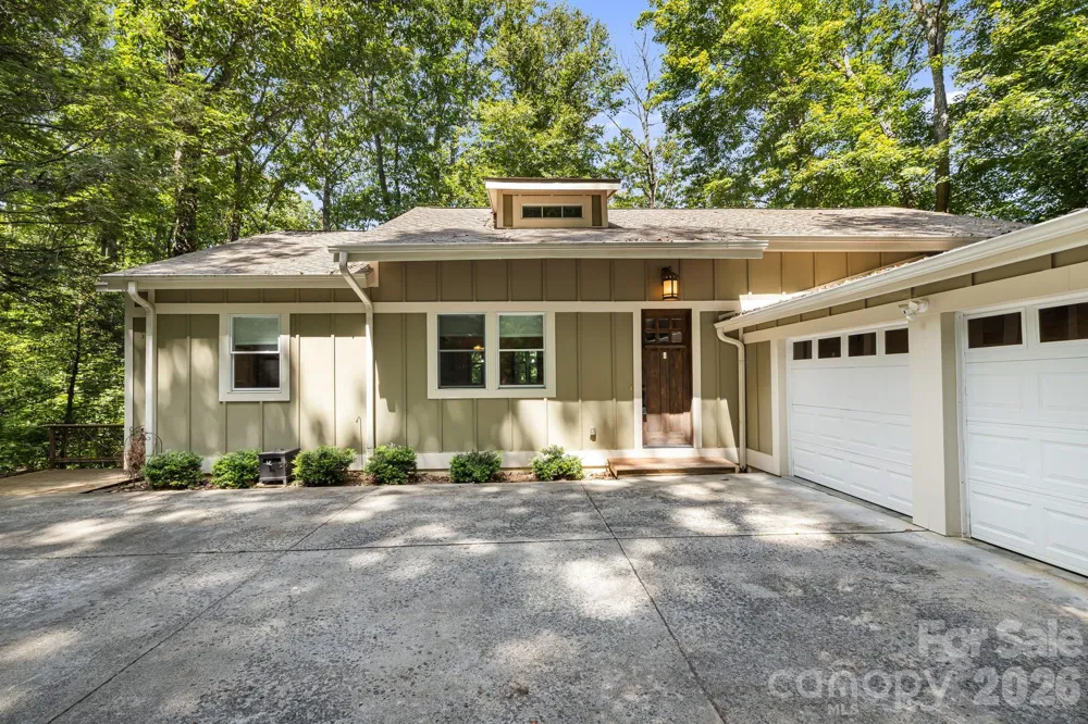 22 Wild Violet Lane Arden, NC 28704