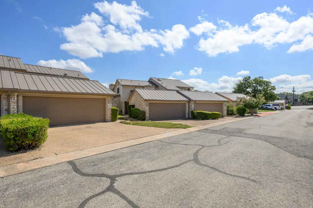 2201 Lakeway Boulevard #39 Lakeway, TX 78734
