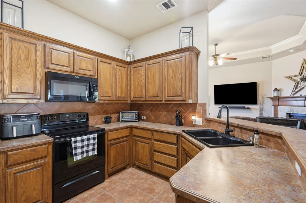 201 Casey Court Springtown, TX 76082