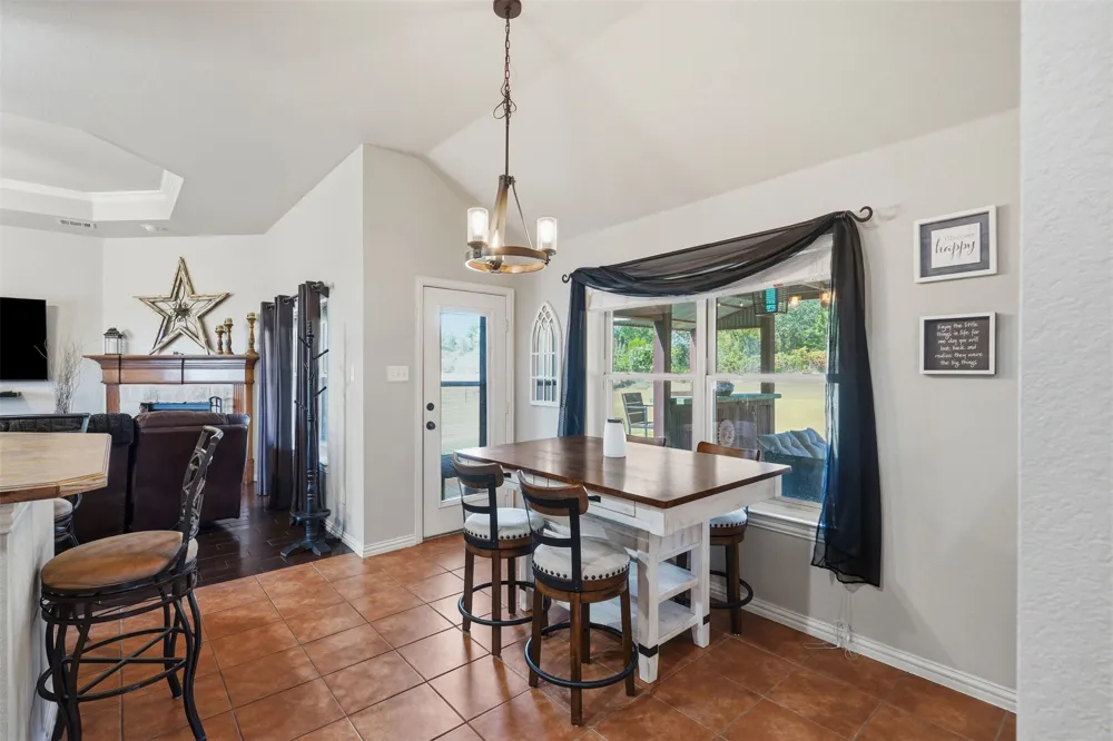 201 Casey Court Springtown, TX 76082
