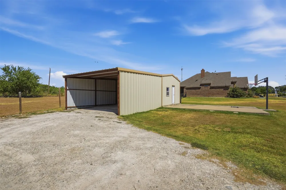 201 Casey Court Springtown, TX 76082
