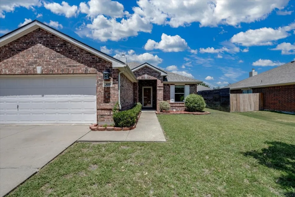 308 Long Prairie Drive Forney, TX 75126
