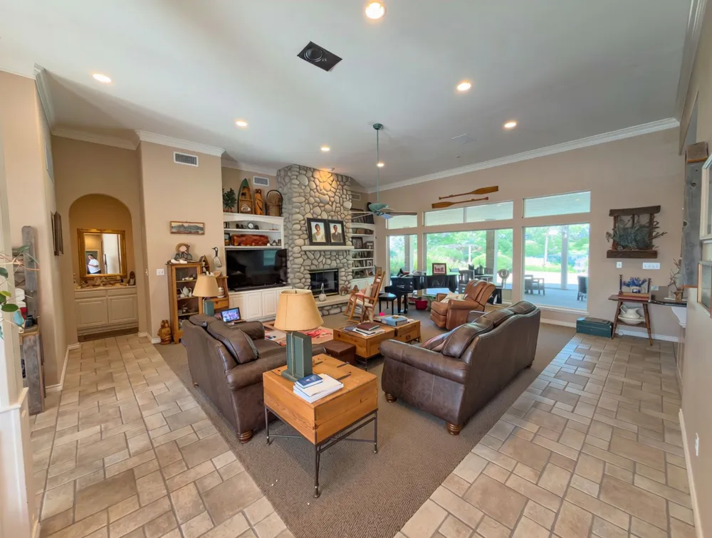 702 Pintail Court Granbury, TX 76049