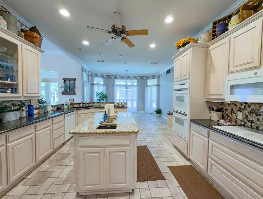 702 Pintail Court Granbury, TX 76049
