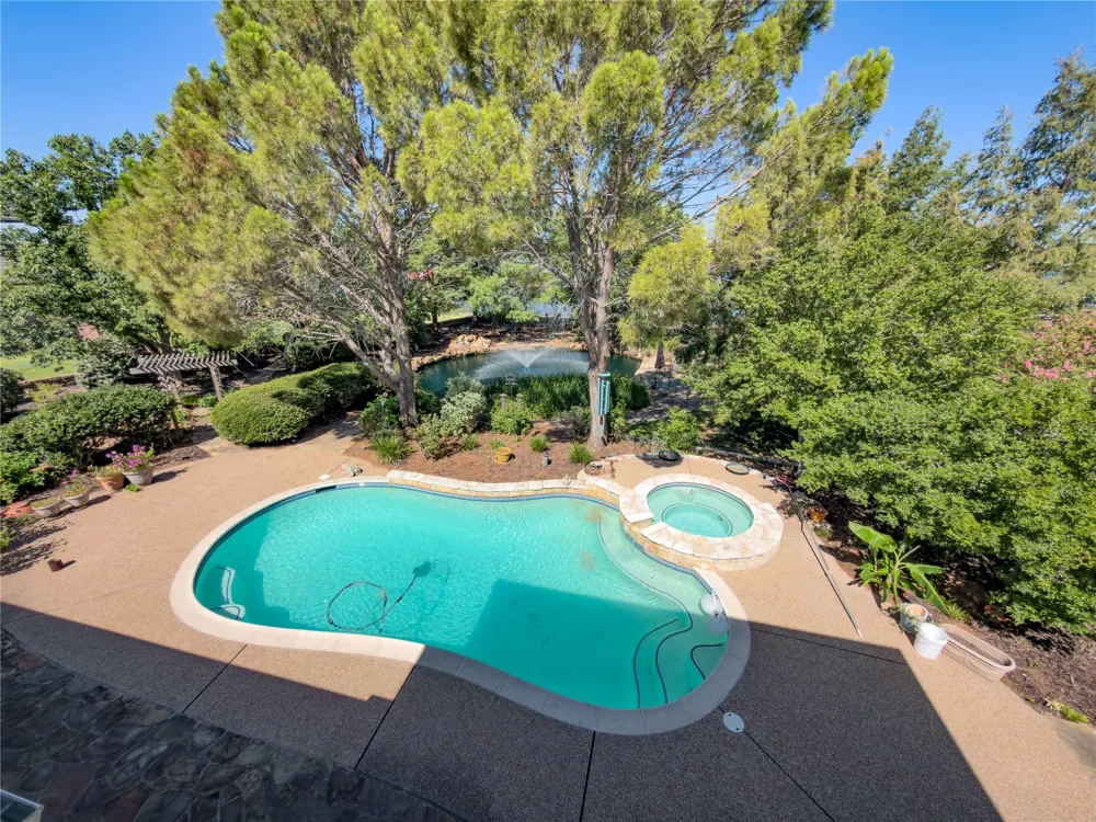 702 Pintail Court Granbury, TX 76049
