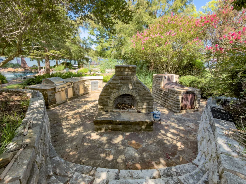 702 Pintail Court Granbury, TX 76049