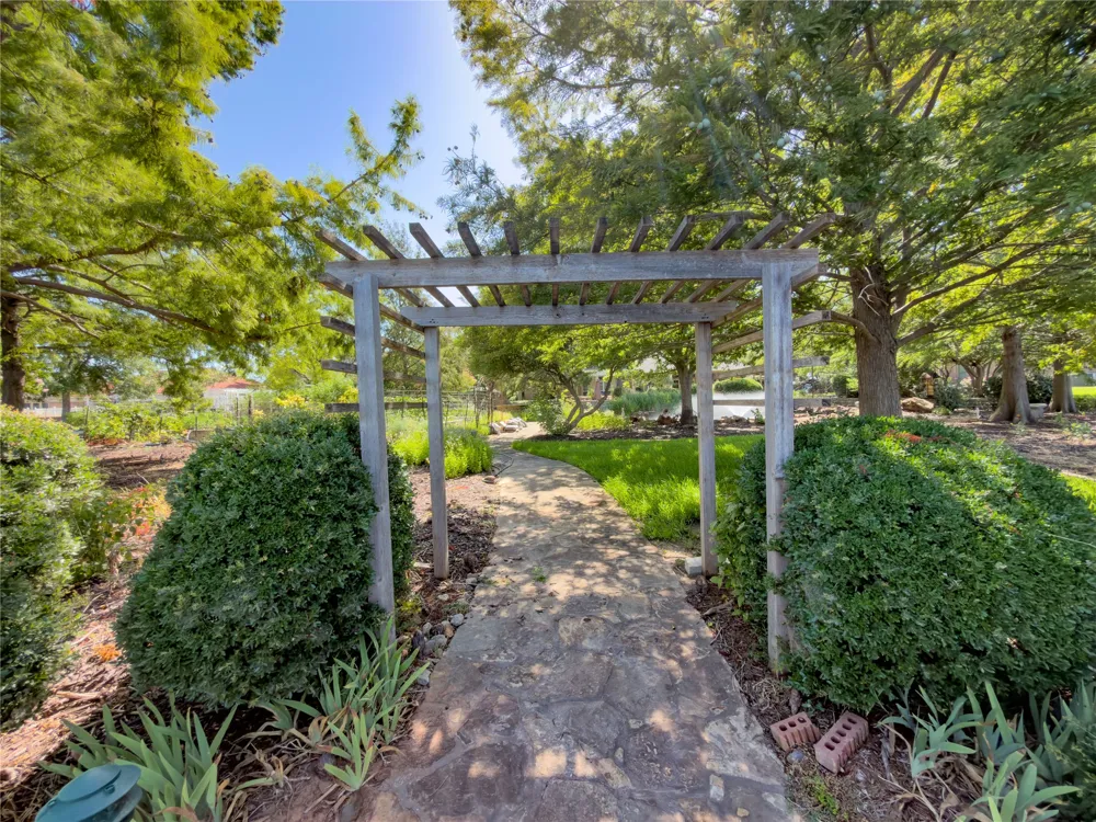 702 Pintail Court Granbury, TX 76049