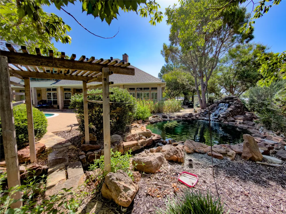 702 Pintail Court Granbury, TX 76049