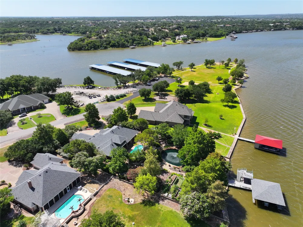 702 Pintail Court Granbury, TX 76049