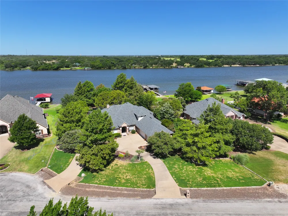 702 Pintail Court Granbury, TX 76049