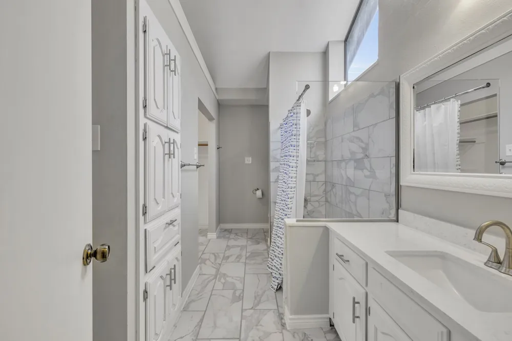 2422 Libra Drive Garland, TX 75044