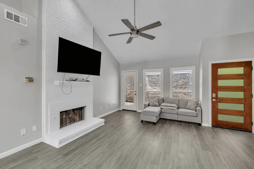 2422 Libra Drive Garland, TX 75044