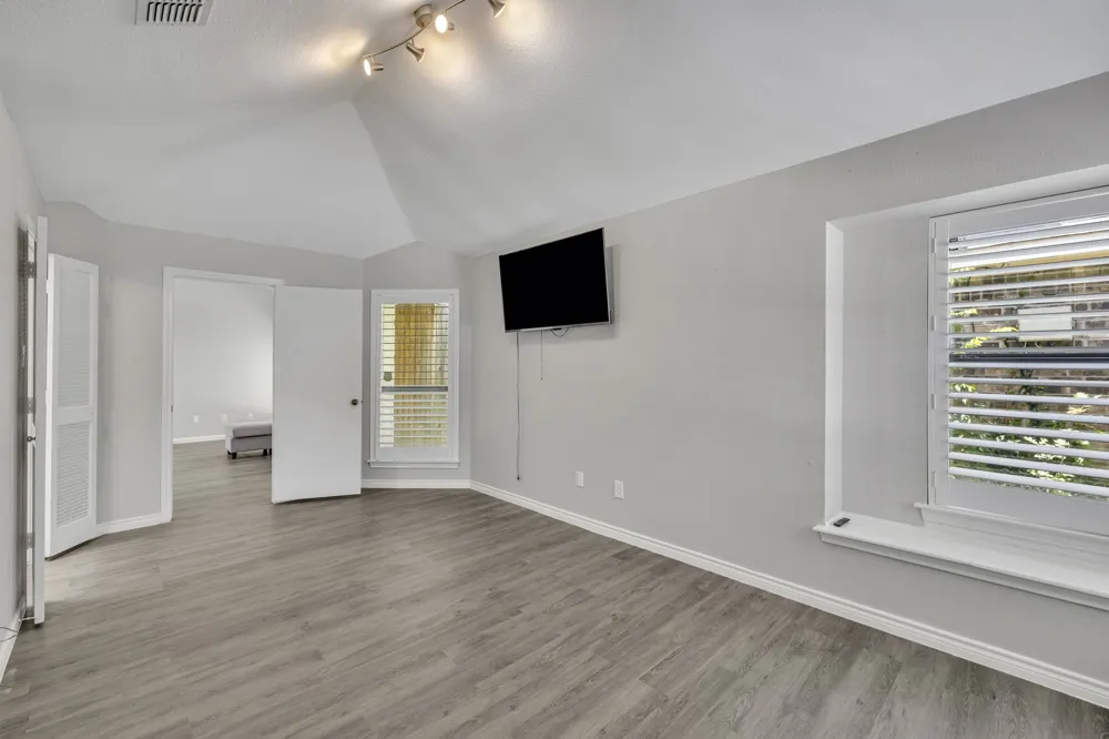 2422 Libra Drive Garland, TX 75044