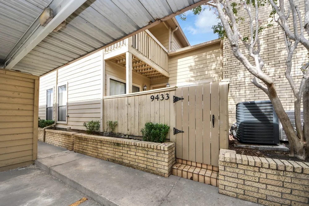 9433 Pagewood Ln Houston, TX 77063