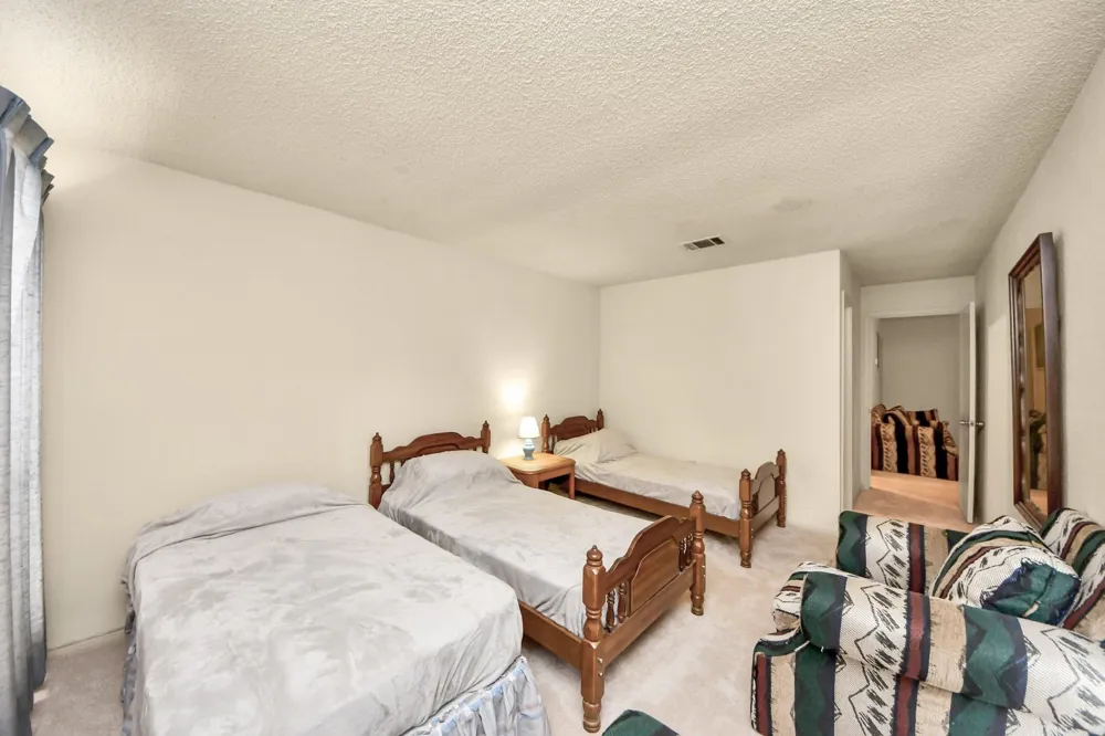9433 Pagewood Ln Houston, TX 77063