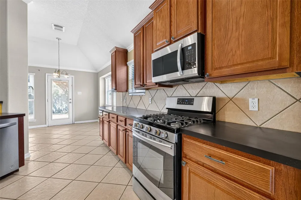 2105 Nassau Drive Seabrook, TX 77586