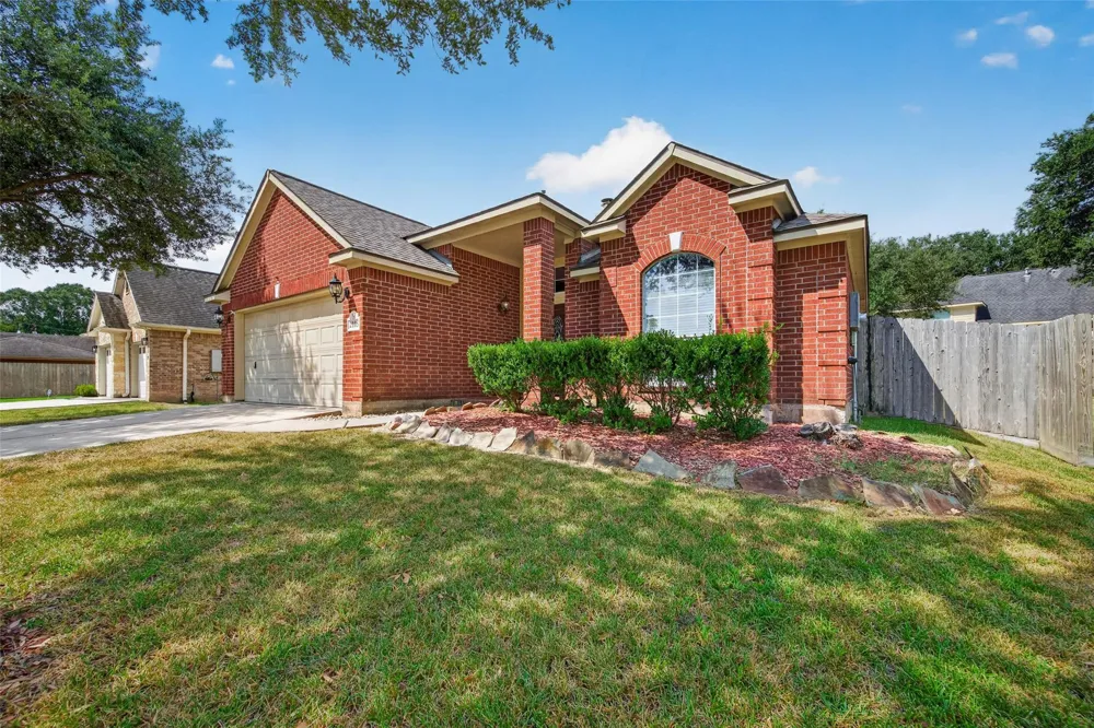 2105 Nassau Drive Seabrook, TX 77586