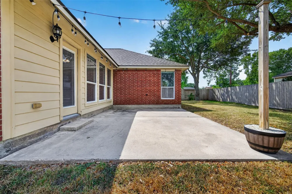 2105 Nassau Drive Seabrook, TX 77586