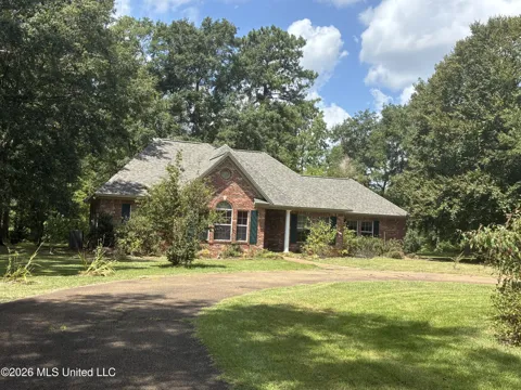 490 SE Hutcherson Lane