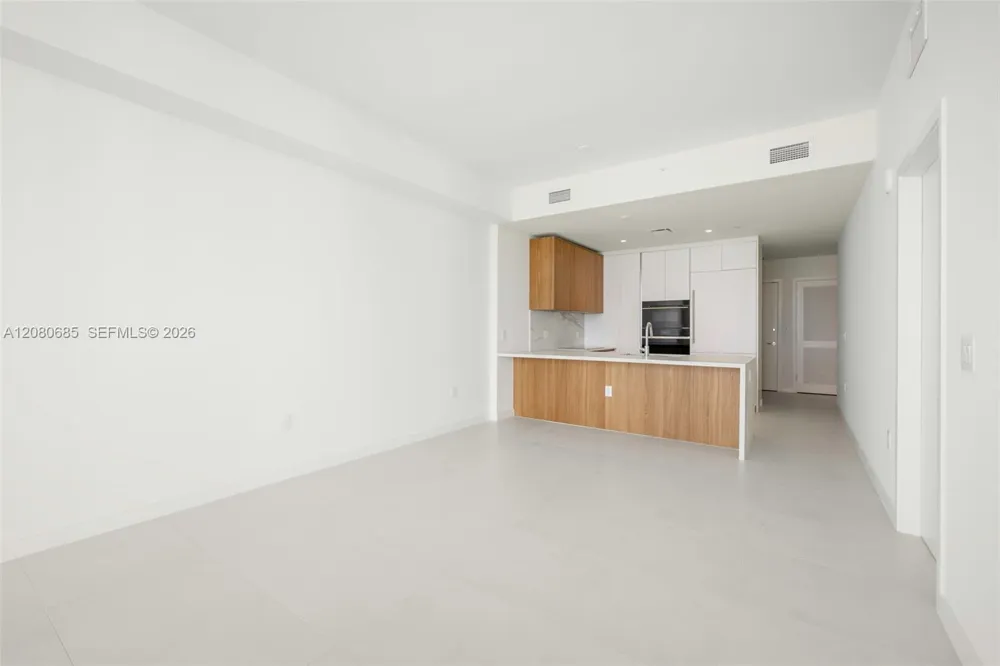 1400 Biscayne Blvd #2304 Miami, FL 33132