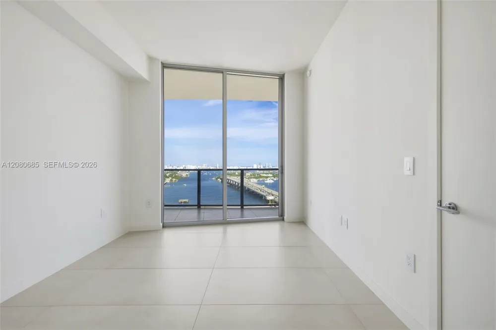 1400 Biscayne Blvd #2304 Miami, FL 33132