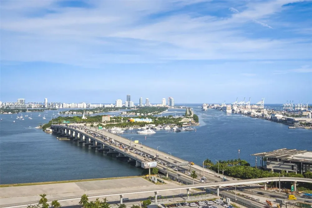 1400 Biscayne Blvd #2304 Miami, FL 33132